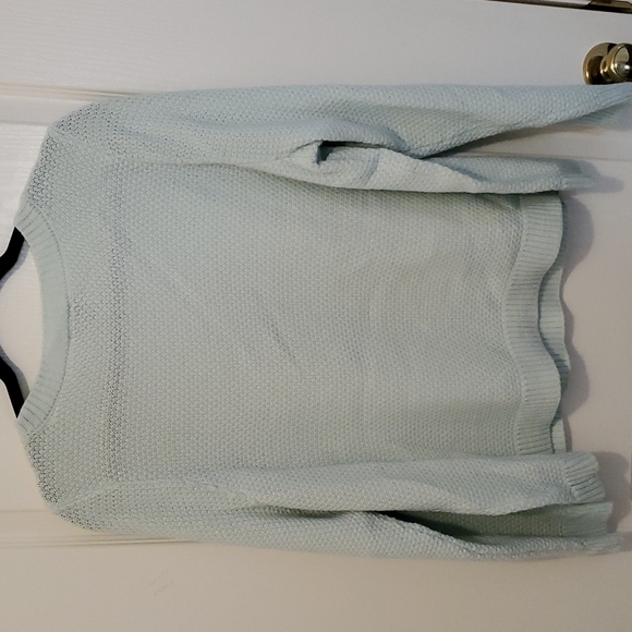 NWOT. Beautiful Mint green sweater. - Picture 2 of 3